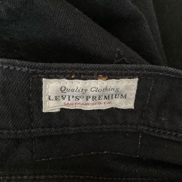 Levis black red-tab, button fly, five-pocket, 501 jeans, W28/L30 - Picture 7 of 9